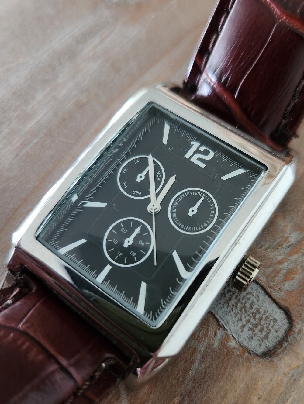 ⌚ Merona Men's Rectangular Dress Watch | Brown Croc-Embossed Strap | New Battery - Picture 3 of 9